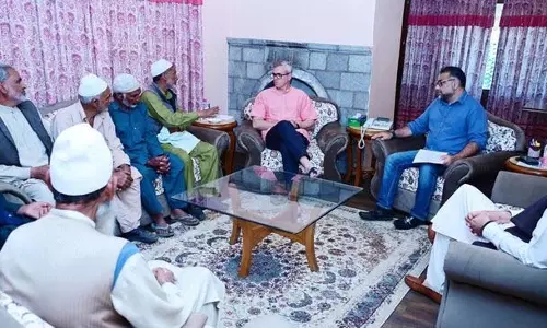 Omar ने कई प्रतिनिधिमंडलों से मुलाकात की, समर्थन का वादा किया