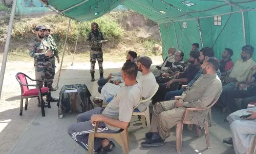 Jammu: सेना ने नियंत्रण रेखा क्षेत्रों में नागरिकों के साथ संपर्क स्थापित किया