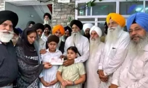 SGPC अध्यक्ष ने पुंछ का दौरा किया, गोलाबारी पीड़ितों को सहायता प्रदान की SGPC अध्यक्ष ने पुंछ का दौरा किया, गोलाबारी पीड़ितों को सहायता प्रदान की
