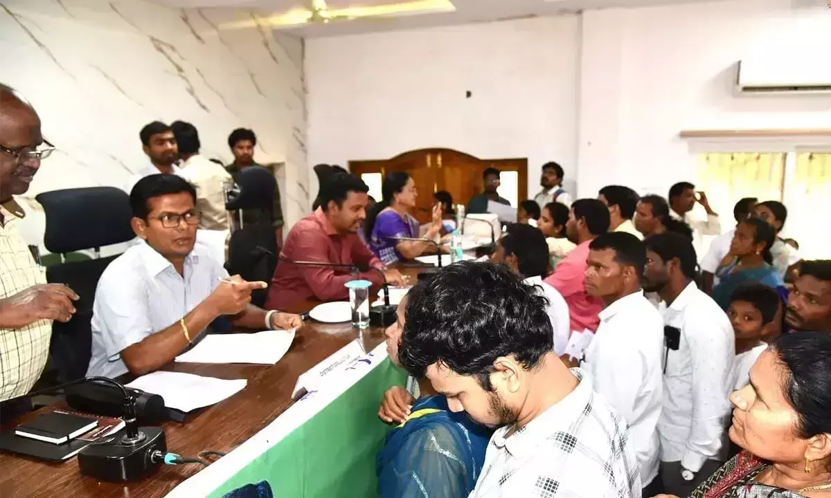 Andhra: अधिकारियों को लोगों को गर्मी से बचाने के लिए कदम उठाने को कहा गया