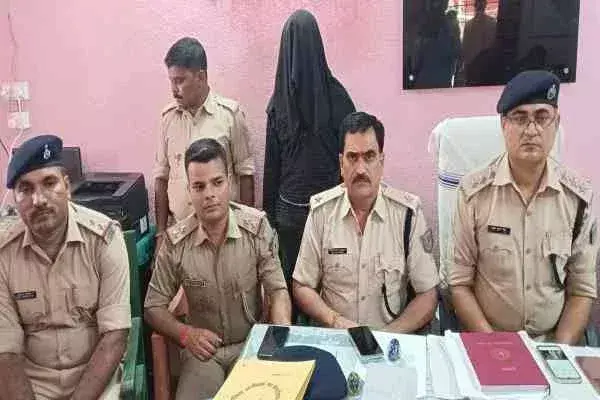 Bokaro: हत्याकांड आरोपी गिरफ्तार, पुलिस ने भेजा जेल Bokaro: हत्याकांड आरोपी गिरफ्तार, पुलिस ने भेजा जेल