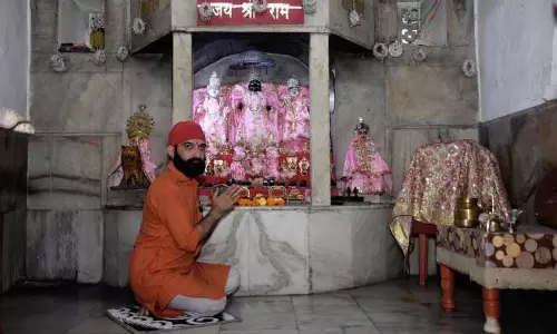 Thakurdwara जहां भक्तों ने 2038 तक भगवान हनुमान की मूर्ति के वार्षिक शिंगार के लिए नामांकन किया Thakurdwara जहां भक्तों ने 2038 तक भगवान हनुमान की मूर्ति के वार्षिक शिंगार के लिए नामांकन किया