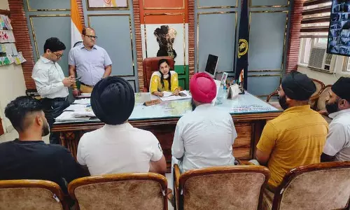 सभी स्कूलों में पीने के पानी के नमूनों की जांच कराएं: DC