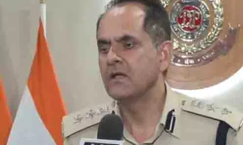 21 अवैध बांग्लादेशियों को वापस भेजा गया, 5 बांग्लादेशी हिरासत में लिए गए: DCP उत्तर पश्चिम दिल्ली 21 अवैध बांग्लादेशियों को वापस भेजा गया, 5 बांग्लादेशी हिरासत में लिए गए: DCP उत्तर पश्चिम दिल्ली