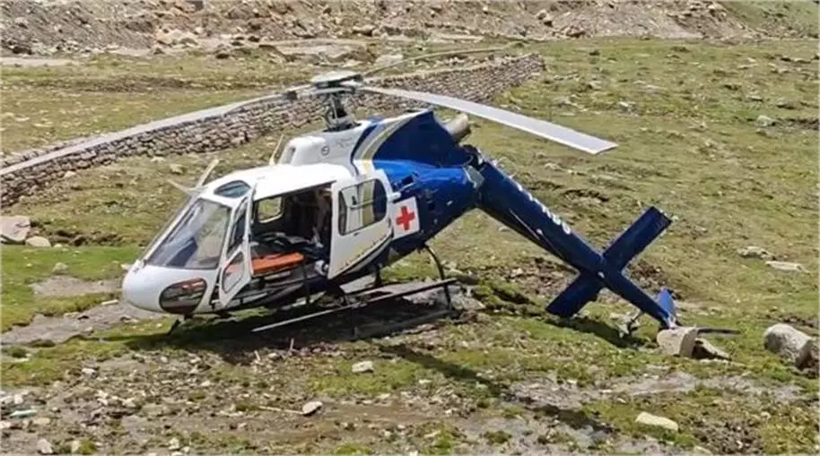 Kedarnath: एयर एम्बुलेंस दुर्घटनाग्रस्त, लैंडिंग के दौरान फिसला संतुलन Kedarnath: एयर एम्बुलेंस दुर्घटनाग्रस्त, लैंडिंग के दौरान फिसला संतुलन