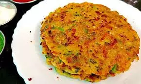 Potato Cheela: नाश्ते में बनाएं स्वादिष्ट आलू चीला Potato Cheela: नाश्ते में बनाएं स्वादिष्ट आलू चीला