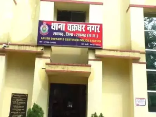 9 लाख लेकर फरार हुए नौकर, चावल कारोबारी के उड़े होश 9 लाख लेकर फरार हुए नौकर, चावल कारोबारी के उड़े होश