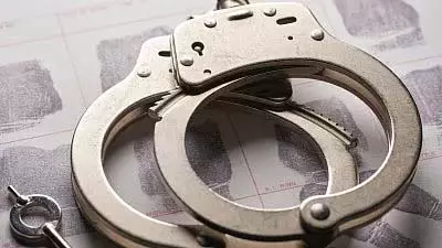 Mumbai : नालासोपारा में घर में मेफेड्रोन ड्रग पकाने के आरोप में घाना की महिला गिरफ्तार Mumbai : नालासोपारा में घर में मेफेड्रोन ड्रग पकाने के आरोप में घाना की महिला गिरफ्तार