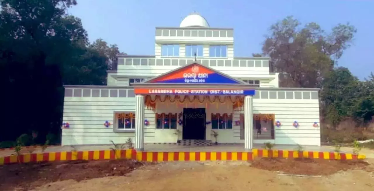 Odisha : बलांगीर में सीआरपीएफ जवान का शव लटका मिला, जांच जारी Odisha : बलांगीर में सीआरपीएफ जवान का शव लटका मिला, जांच जारी