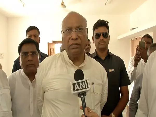 Kharge ने भारत के पहले परमाणु परीक्षण के 51 साल पूरे होने पर बधाई दी Kharge ने भारत के पहले परमाणु परीक्षण के 51 साल पूरे होने पर बधाई दी