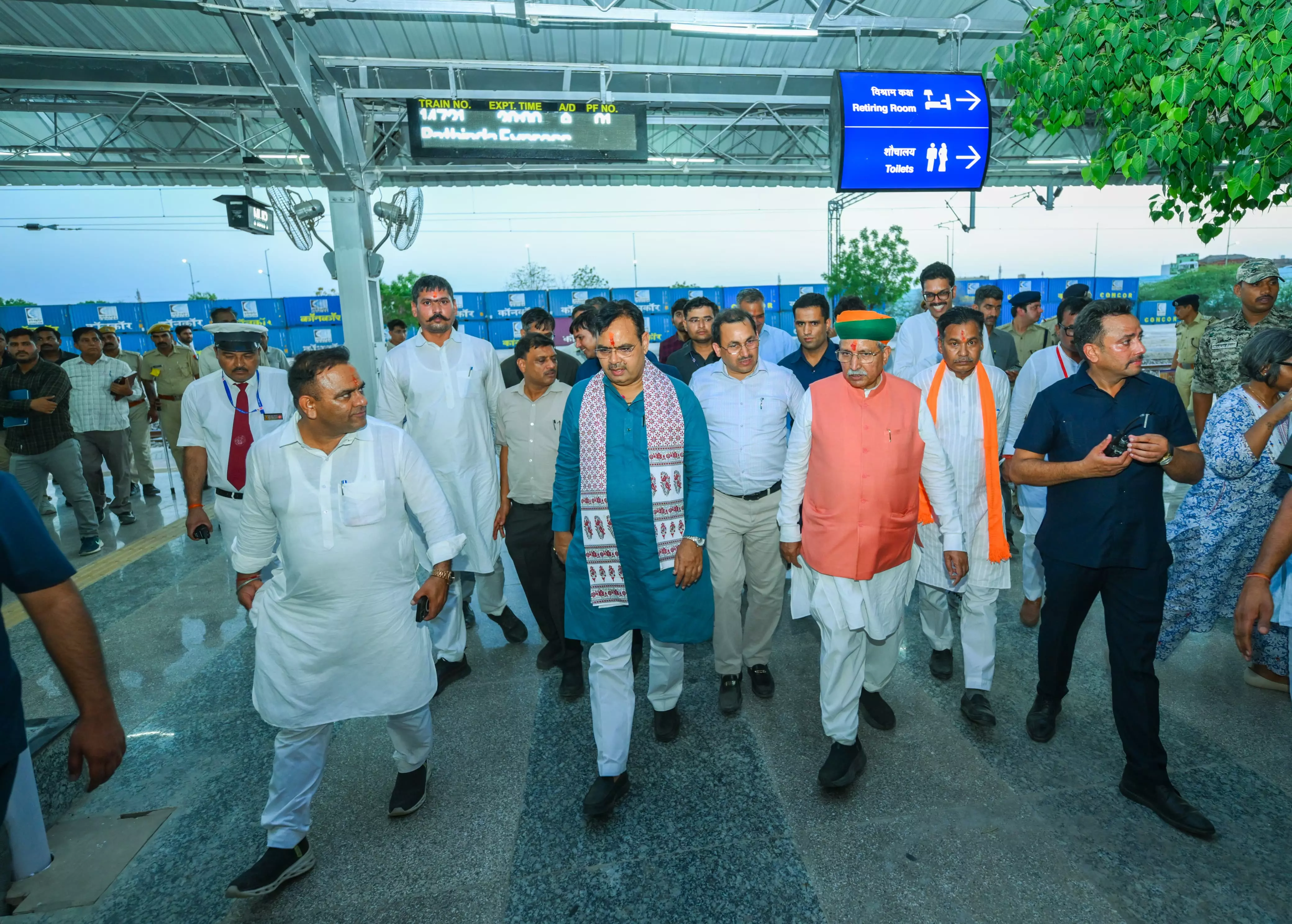 CM शर्मा ने PM मोदी की प्रस्तावित बीकानेर यात्रा की तैयारियों की समीक्षा की CM शर्मा ने PM मोदी की प्रस्तावित बीकानेर यात्रा की तैयारियों की समीक्षा की