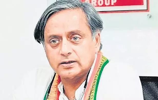 Congress आलाकमान नाखुश, थरूर ने सरकारी प्रतिनिधिमंडल का नेतृत्व करने पर जोर दिया Congress आलाकमान नाखुश, थरूर ने सरकारी प्रतिनिधिमंडल का नेतृत्व करने पर जोर दिया