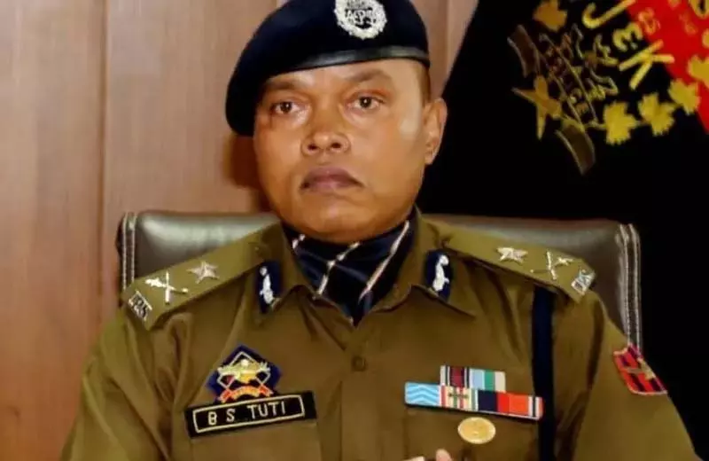साइबर अपराध से निपटने को IGP जम्मू ने ऑपरेशनल तैयारी और ढांचे का जायज़ा लिया साइबर अपराध से निपटने को IGP जम्मू ने ऑपरेशनल तैयारी और ढांचे का जायज़ा लिया