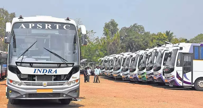 Andhra सरकार 15 अगस्त से महिलाओं के लिए मुफ्त आरटीसी बस यात्रा लागू करेगी Andhra सरकार 15 अगस्त से महिलाओं के लिए मुफ्त आरटीसी बस यात्रा लागू करेगी