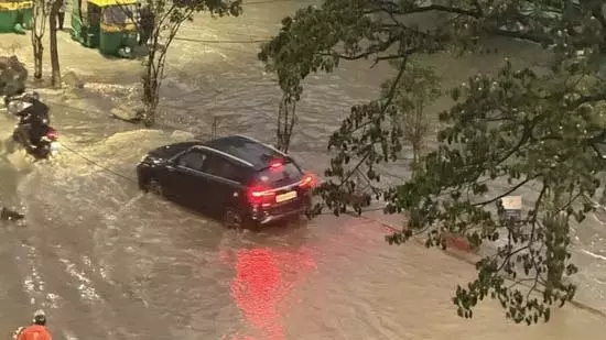 Bengaluru: बारिश बनी मुसीबत Bengaluru: बारिश बनी मुसीबत