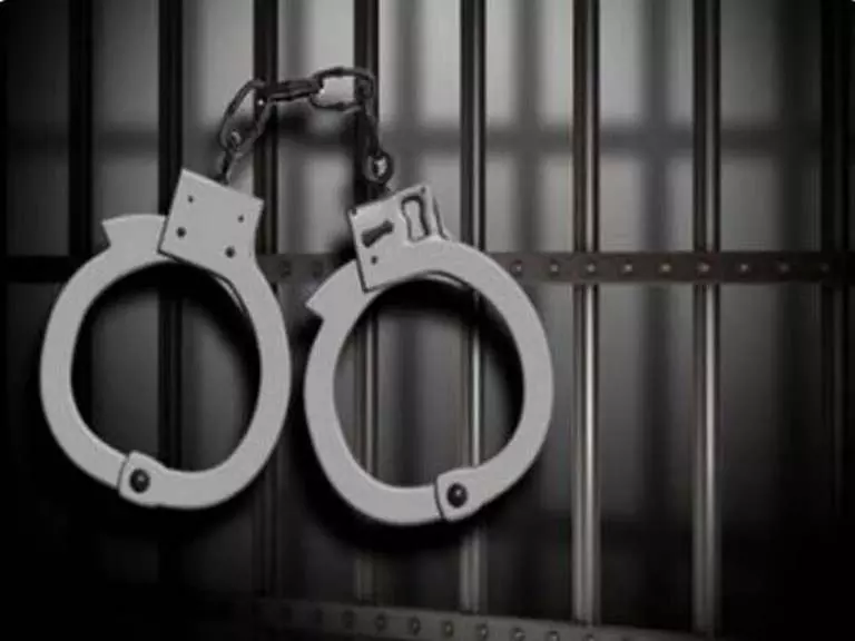 महिला से बलात्कार और हत्या के एकमात्र आरोपी को Odisha के रायगढ़ से गिरफ्तार किया महिला से बलात्कार और हत्या के एकमात्र आरोपी को Odisha के रायगढ़ से गिरफ्तार किया