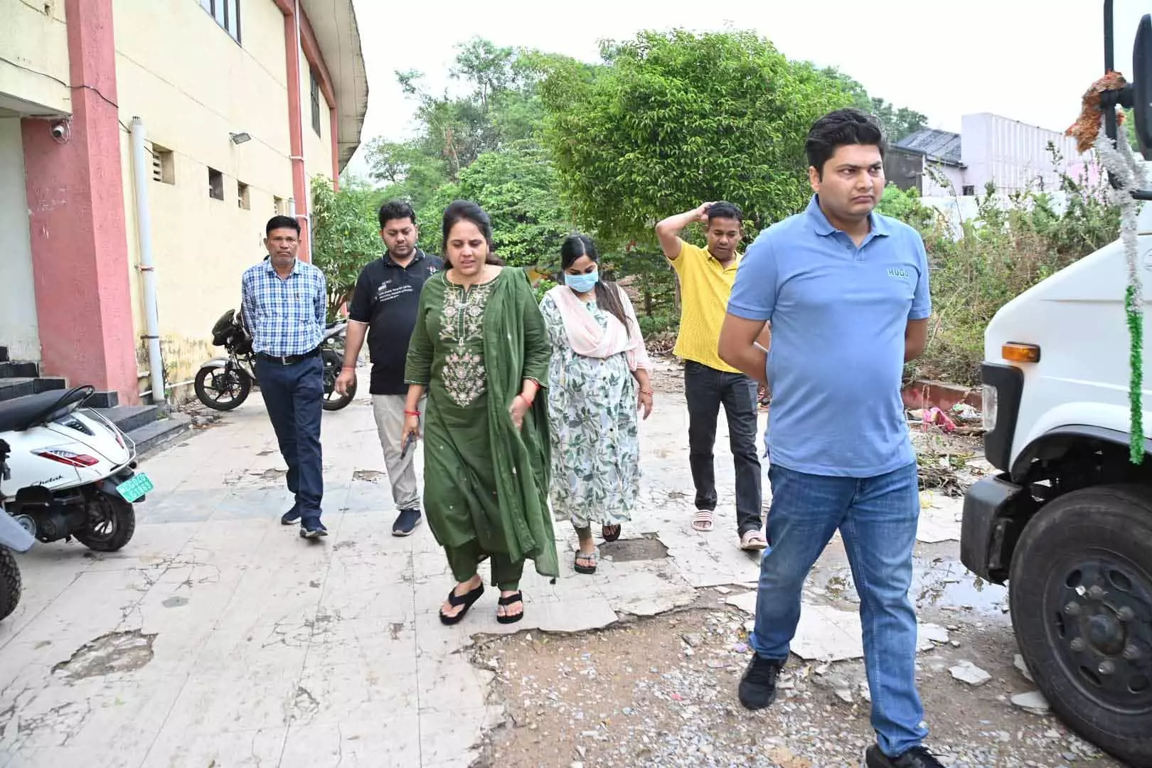 बकरा मार्केट संजय नगर में अवैध कब्जे हटाने के निर्देश बकरा मार्केट संजय नगर में अवैध कब्जे हटाने के निर्देश
