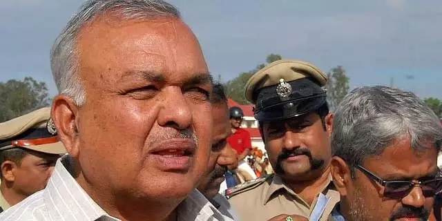 नियमों के तहत हमारी सेवाओं को वैधानिक बनाएं: बाइक टैक्सी एसोसिएशन ने रामलिंगा रेड्डी से अपील की नियमों के तहत हमारी सेवाओं को वैधानिक बनाएं: बाइक टैक्सी एसोसिएशन ने रामलिंगा रेड्डी से अपील की