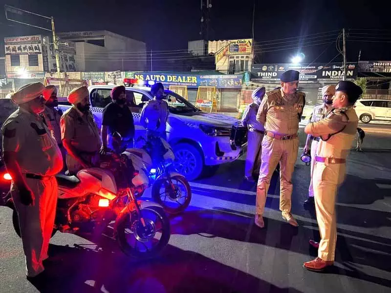 Malerkotla: सीमा पर तनाव और स्थानीय खतरों के मद्देनजर सुरक्षा बढ़ाई गई Malerkotla: सीमा पर तनाव और स्थानीय खतरों के मद्देनजर सुरक्षा बढ़ाई गई