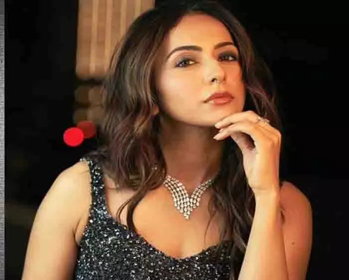 Rakul Preet Singh ने सशस्त्र सेना दिवस पर अपने पिता और भारतीय सेना को सम्मानित किया Rakul Preet Singh ने सशस्त्र सेना दिवस पर अपने पिता और भारतीय सेना को सम्मानित किया