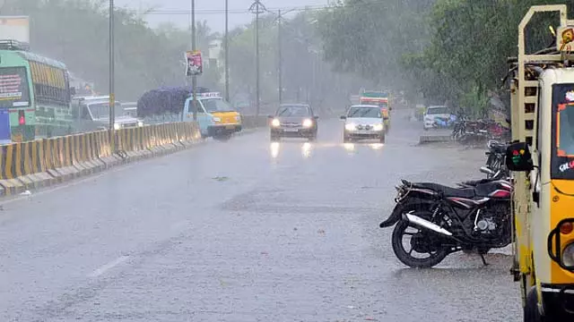 20 मई को नीलगिरी और कोयम्बटूर के लिए ऑरेंज अलर्ट 20 मई को नीलगिरी और कोयम्बटूर के लिए ऑरेंज अलर्ट