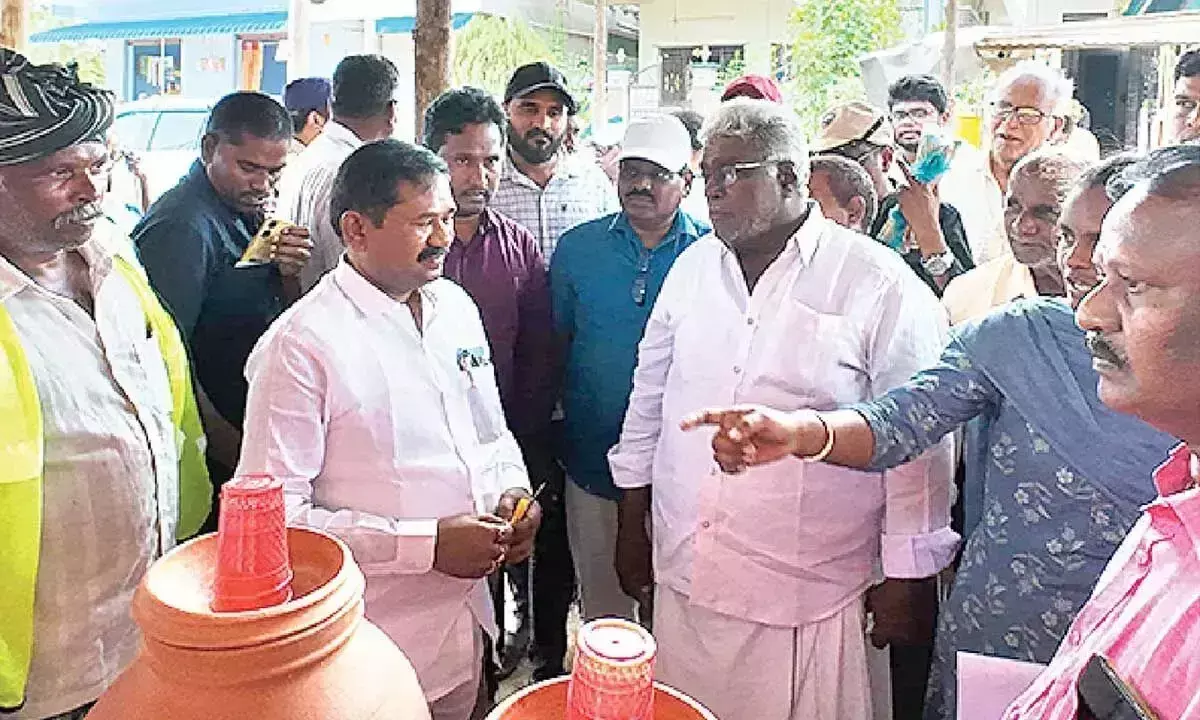 Andhra: स्वर्णांध्र-स्वच्छ आंध्र आयोजित किया गया Andhra: स्वर्णांध्र-स्वच्छ आंध्र आयोजित किया गया