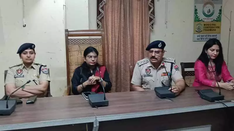 Jalandhar: केमिस्ट एसोसिएशन नशा विरोधी अभियान में शामिल, प्रशासन की कार्रवाई पर विवाद Jalandhar: केमिस्ट एसोसिएशन नशा विरोधी अभियान में शामिल, प्रशासन की कार्रवाई पर विवाद