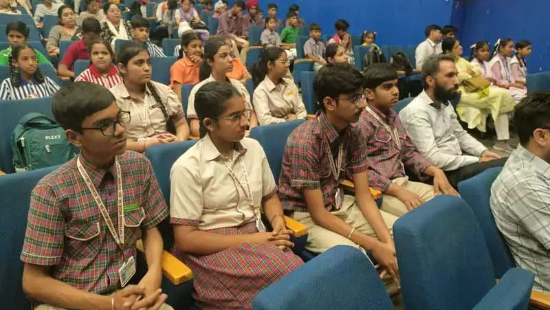 विज्ञान एवं प्रौद्योगिकी में और अधिक महिला रोल मॉडल की आवश्यकता: Science City director विज्ञान एवं प्रौद्योगिकी में और अधिक महिला रोल मॉडल की आवश्यकता: Science City director