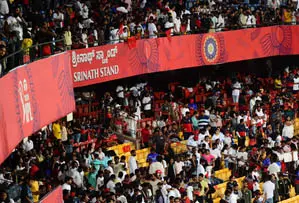 केकेआर के खिलाफ मैच रद्द होने के बाद आरसीबी ने टिकट रिफंड की घोषणा की केकेआर के खिलाफ मैच रद्द होने के बाद आरसीबी ने टिकट रिफंड की घोषणा की