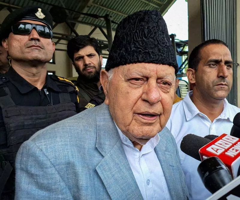नेशनल कांफ्रेंस, कांग्रेस ने J&K का राज्य का दर्जा बहाल करने की मांग दोहराई नेशनल कांफ्रेंस, कांग्रेस ने J&K का राज्य का दर्जा बहाल करने की मांग दोहराई