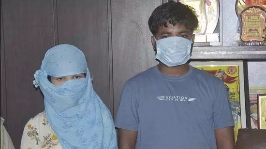 Ghaziabad: पति की हत्या में पत्नी और प्रेमी गिरफ्तार Ghaziabad: पति की हत्या में पत्नी और प्रेमी गिरफ्तार