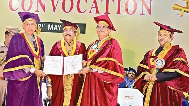 Andhra: तकनीकी शिक्षा प्रदान करने में जेएनटीयू की स्थिति मजबूत Andhra: तकनीकी शिक्षा प्रदान करने में जेएनटीयू की स्थिति मजबूत