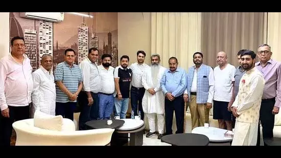 Ludhiana उपचुनाव में बढ़ा सियासी तापमान, आशु ने AAP को ललकारा Ludhiana उपचुनाव में बढ़ा सियासी तापमान, आशु ने AAP को ललकारा