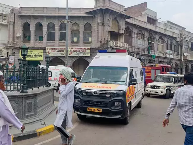 गुलज़ार हाउस आग घटना: घर में प्रवेश करने का कोई रास्ता नही गुलज़ार हाउस आग घटना: घर में प्रवेश करने का कोई रास्ता नही