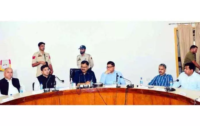 Rana ने राजौरी में विकास गतिविधियों की समीक्षा की Rana ने राजौरी में विकास गतिविधियों की समीक्षा की