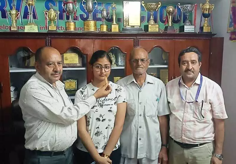 Pranjal ने बारहवीं कक्षा में बिलासपुर जिला में प्रथम स्थान प्राप्त किया Pranjal ने बारहवीं कक्षा में बिलासपुर जिला में प्रथम स्थान प्राप्त किया
