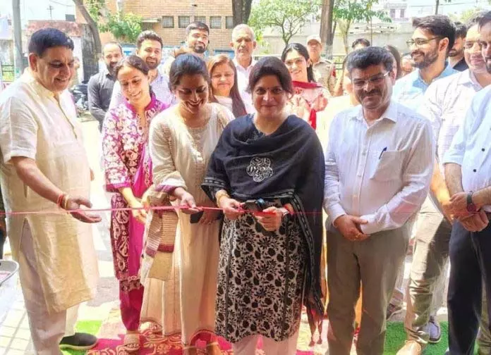 Jammu: बबीला रकवाल ने सहकार सहेली का उद्घाटन किया Jammu: बबीला रकवाल ने सहकार सहेली का उद्घाटन किया