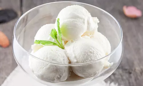 Litchi Ice Cream:नया फ्लेवर आजमाना चाहते हैं तो यह है परफेक्ट ऑप्शन Litchi Ice Cream:नया फ्लेवर आजमाना चाहते हैं तो यह है परफेक्ट ऑप्शन