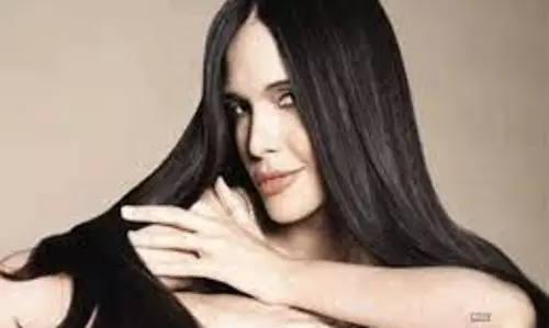 Hair Care Tips: मेहंदी में मिलाएं ये 9 चीजें, बाल प्राकृतिक रूप से हो जाएंगे काले