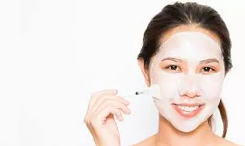 Yogurt For Skin: चेहरे की देखभाल के लिए दही है कारगर उपाय Yogurt For Skin: चेहरे की देखभाल के लिए दही है कारगर उपाय