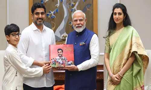 आंध्र प्रदेश के मंत्री नारा लोकेश और उनके परिवार ने PM Modi से मुलाकात की आंध्र प्रदेश के मंत्री नारा लोकेश और उनके परिवार ने PM Modi से मुलाकात की