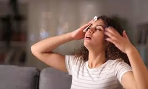 Health: कम उम्र में भी महिलाओं को हो सकता है मेनोपॉज, इन संकेतों को न करें नजरअंदाज Health: कम उम्र में भी महिलाओं को हो सकता है मेनोपॉज, इन संकेतों को न करें नजरअंदाज