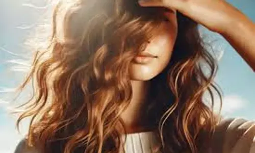 Hair Care: गर्मियों में रूखे और बेजान बालों को बनाएं चमकदार, लगाएं ये प्राकृतिक हेयर मास्क Hair Care: गर्मियों में रूखे और बेजान बालों को बनाएं चमकदार, लगाएं ये प्राकृतिक हेयर मास्क