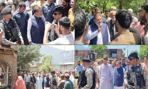 Srinagar, नुकसान झेल रहे लोगों के पुनर्वास में तेजी होनी चाहिए: अल्ताफ बुखारी