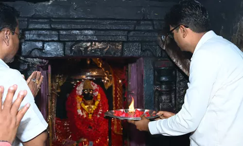 मंत्री ओपी चौधरी ने मां दंतेश्वरी मंदिर में पूजा अर्चना की मंत्री ओपी चौधरी ने मां दंतेश्वरी मंदिर में पूजा अर्चना की