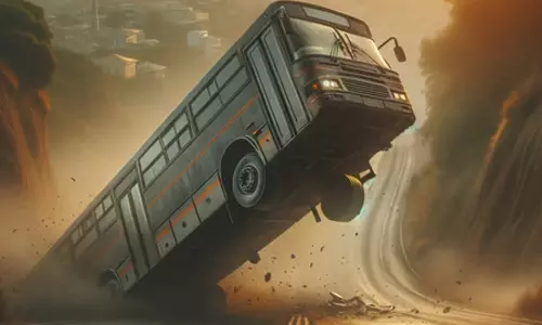 सड़क से फिसलकर 20 फीट गहरी खाई में गिरी बस, 30 यात्री घायल सड़क से फिसलकर 20 फीट गहरी खाई में गिरी बस, 30 यात्री घायल