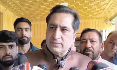 सज्जाद लोन की मांग: गोलाबारी में तबाह घरों के लिए बने अलग पुनर्निर्माण निकाय