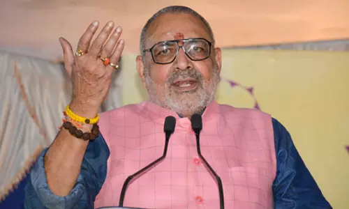 कांग्रेस पार्टी की देशहित पर जुबान ही नहीं खुलती: गिरिराज सिंह कांग्रेस पार्टी की देशहित पर जुबान ही नहीं खुलती: गिरिराज सिंह