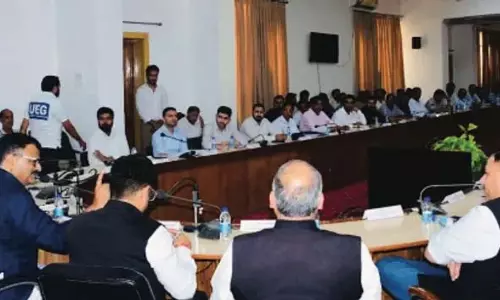 जावेद राणा ने राजौरी में विकास गतिविधियों की समीक्षा की