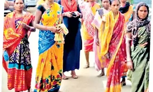 Odisha ; शराब की दुकानों के खिलाफ कार्रवाई करें Odisha ; शराब की दुकानों के खिलाफ कार्रवाई करें
